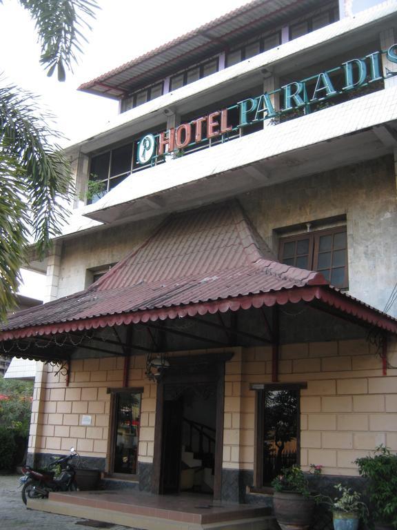 Le Paradis Hotel Palembang Exterior photo