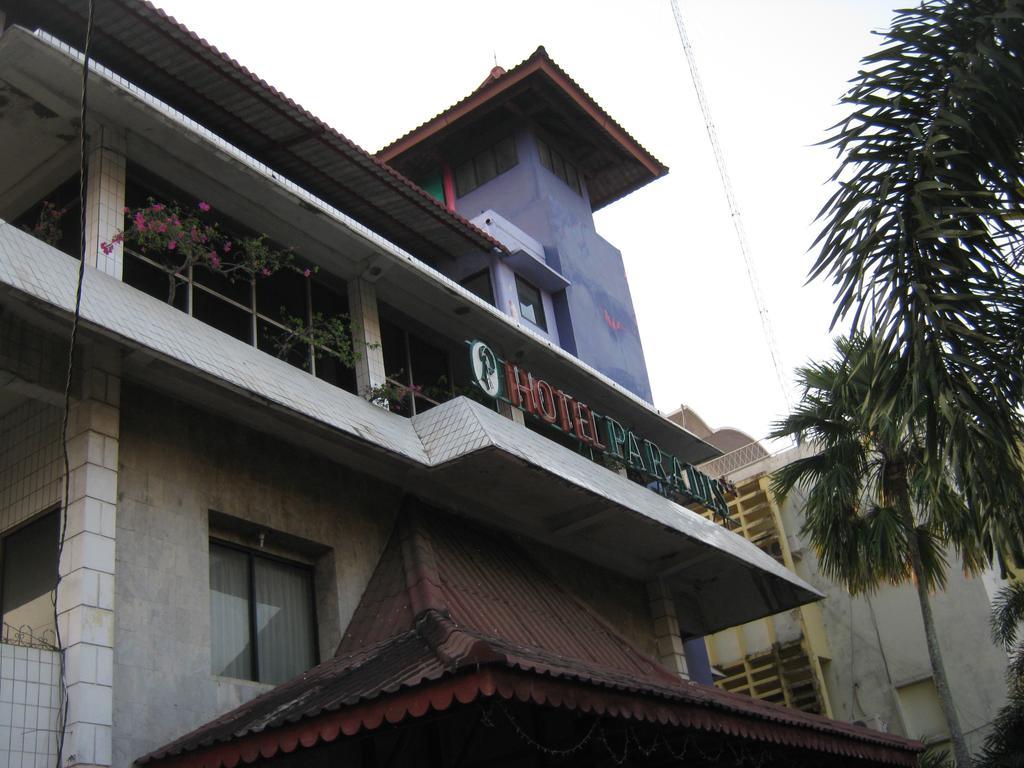 Le Paradis Hotel Palembang Exterior photo